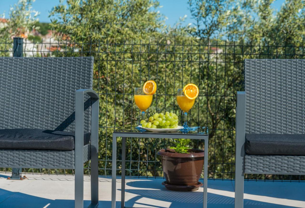 Poolincluded - Holiday Home Maslina Lisane Ostrovicke Eksteriør bilde